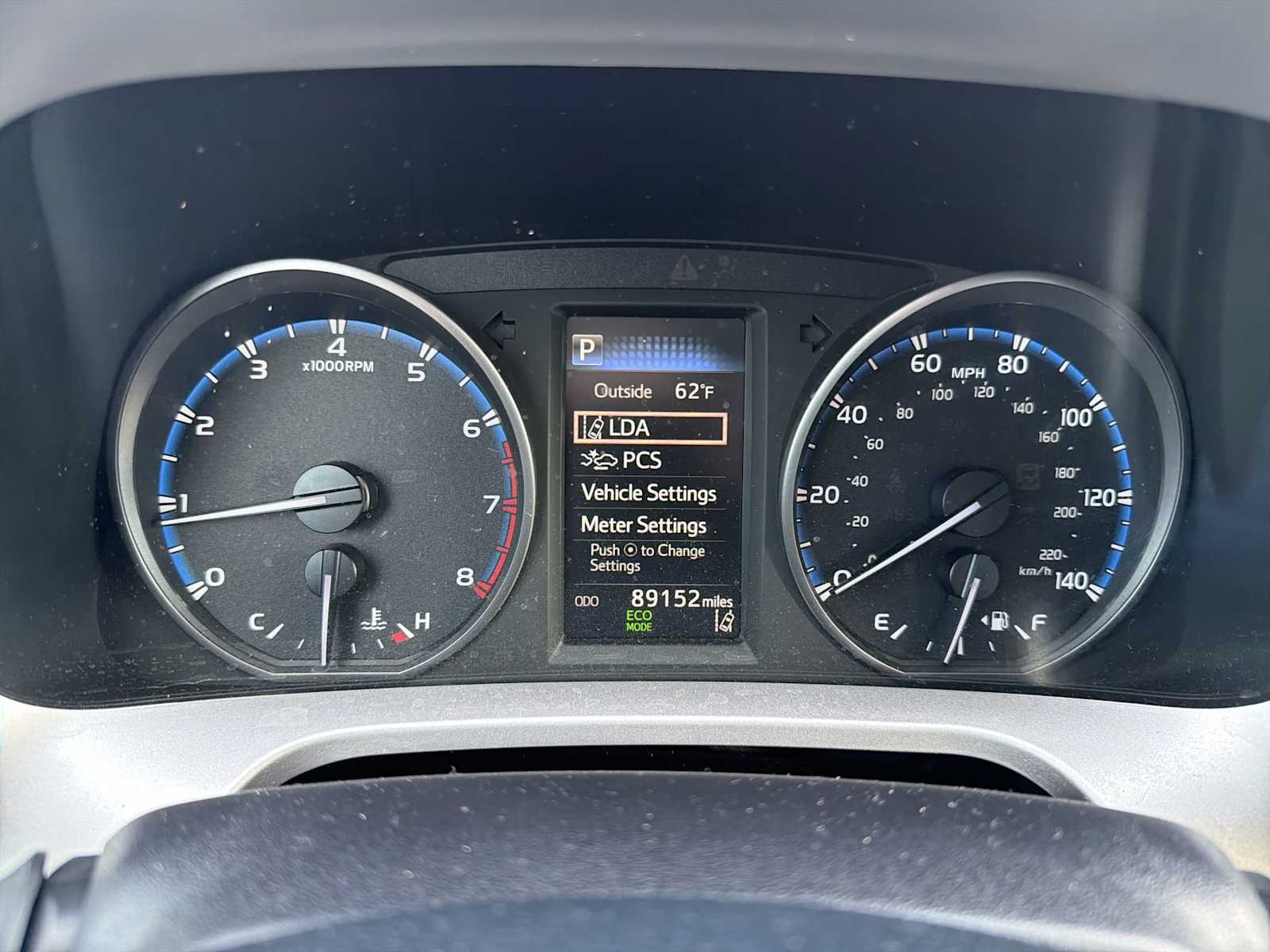 Thumbnail: 2017 Toyota RAV4 - 30