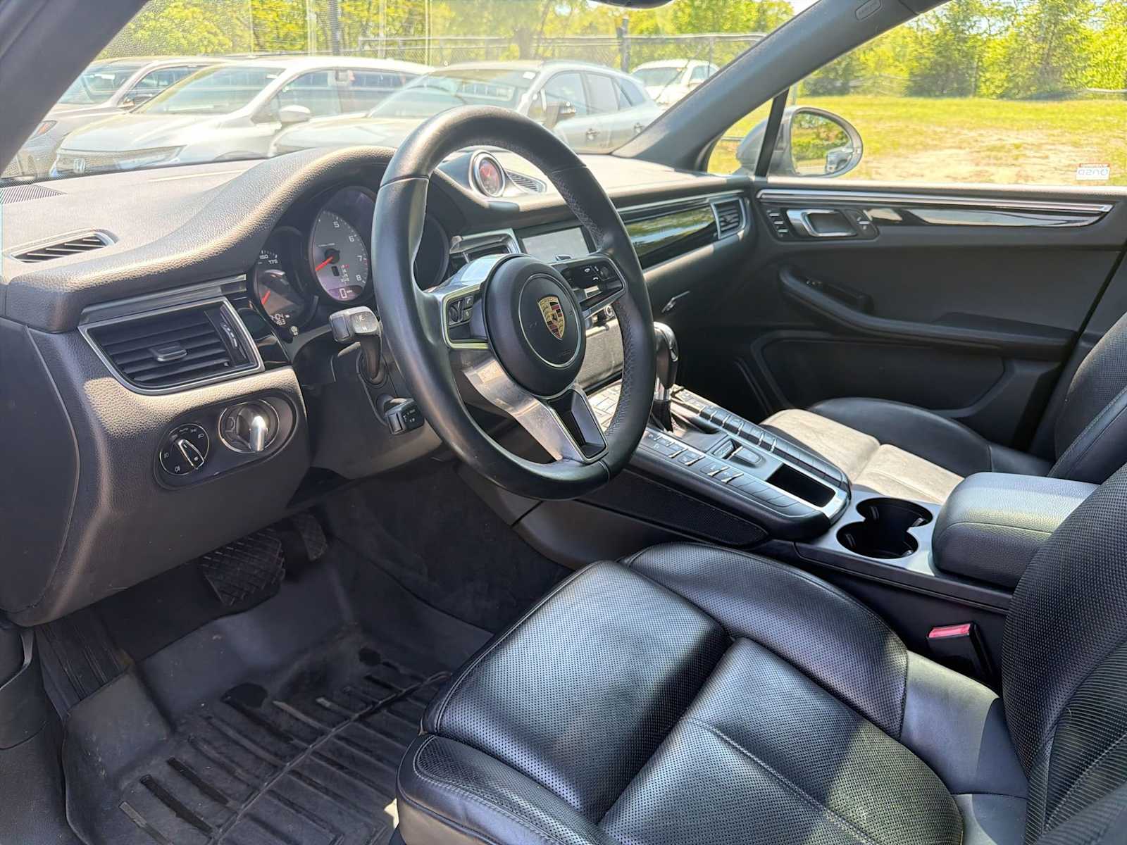 Thumbnail: 2016 Porsche Macan - 10