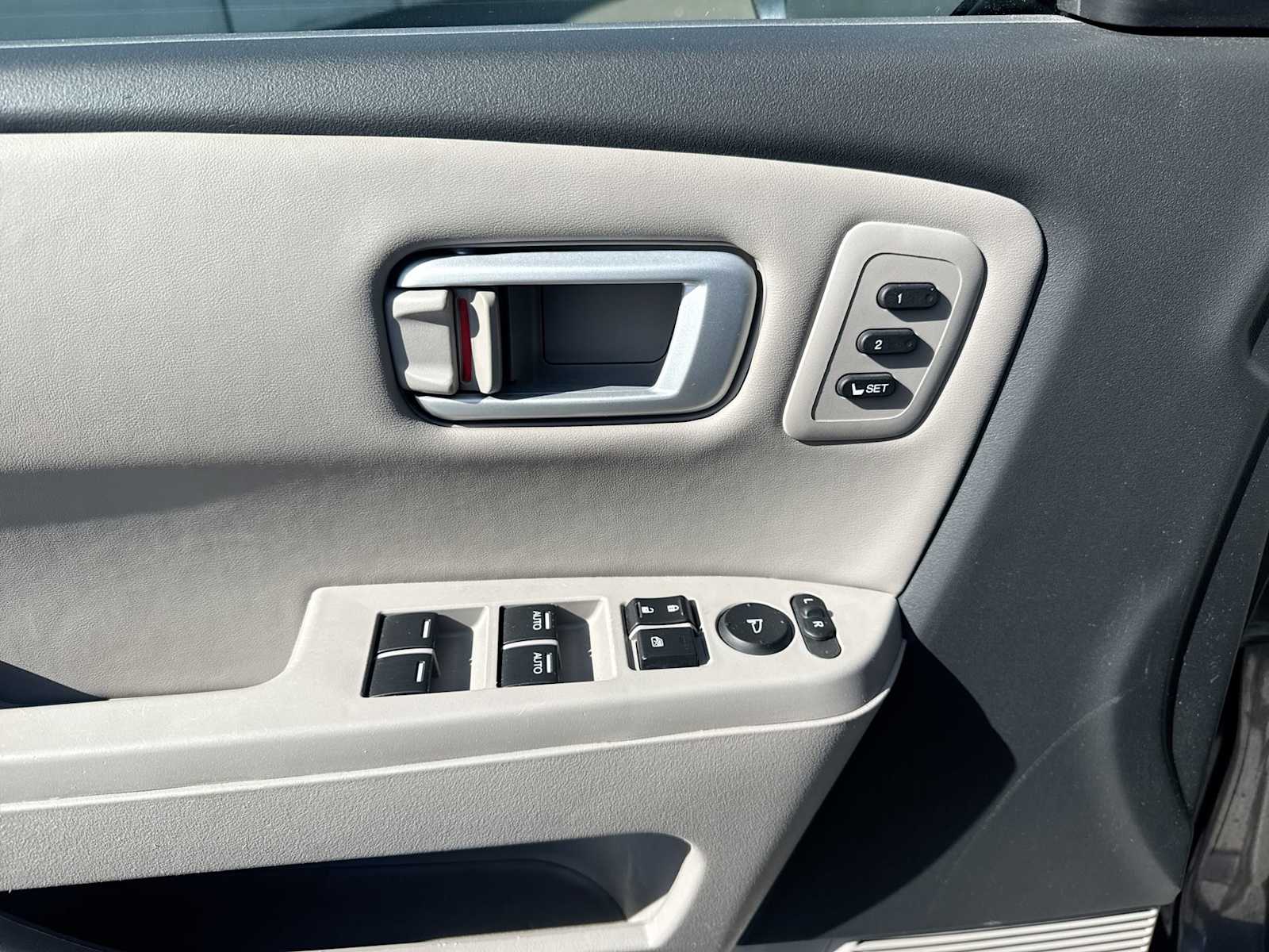 Thumbnail: 2014 Honda Pilot - 22