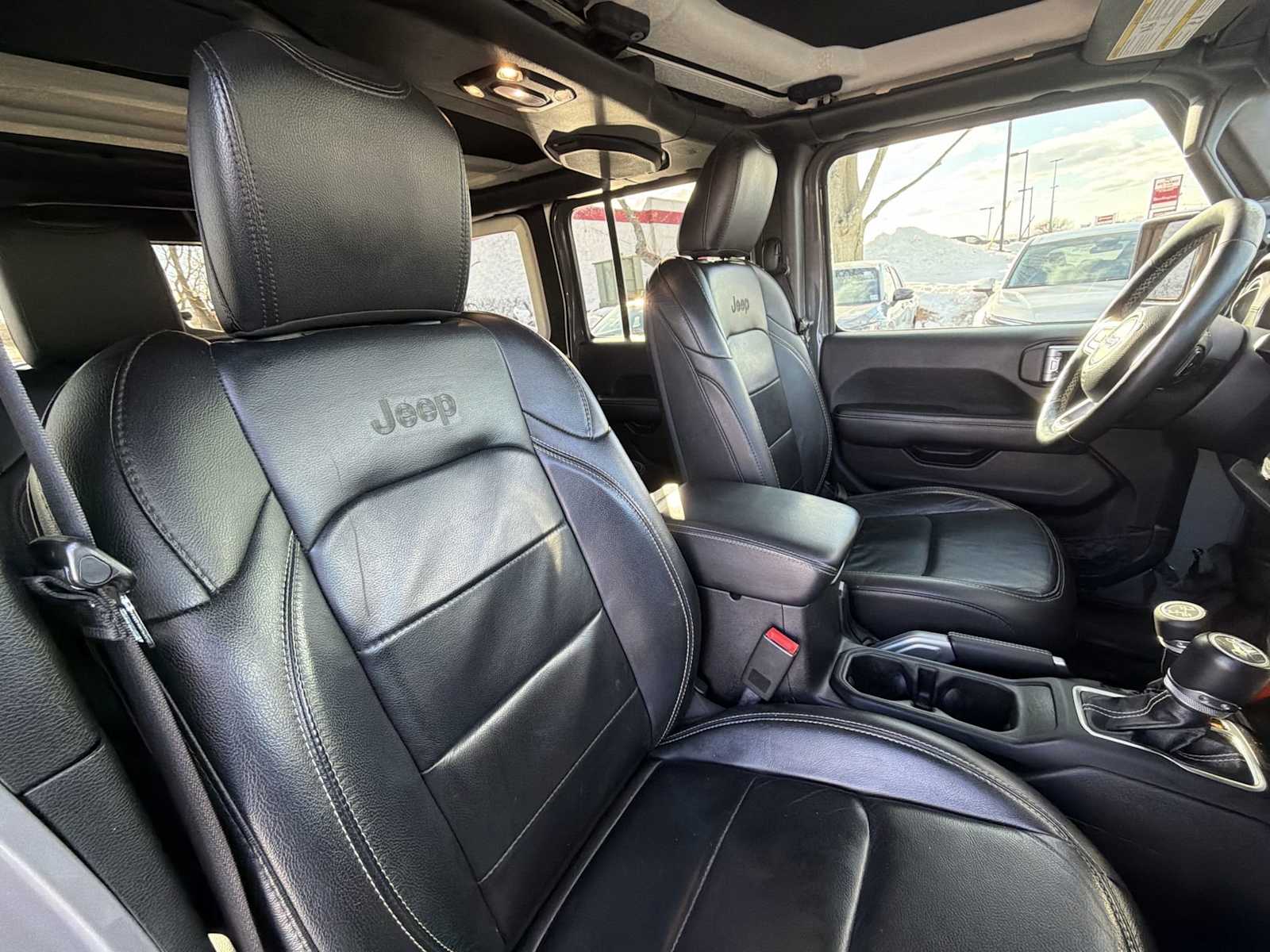 Thumbnail: 2019 Jeep Wrangler - 17