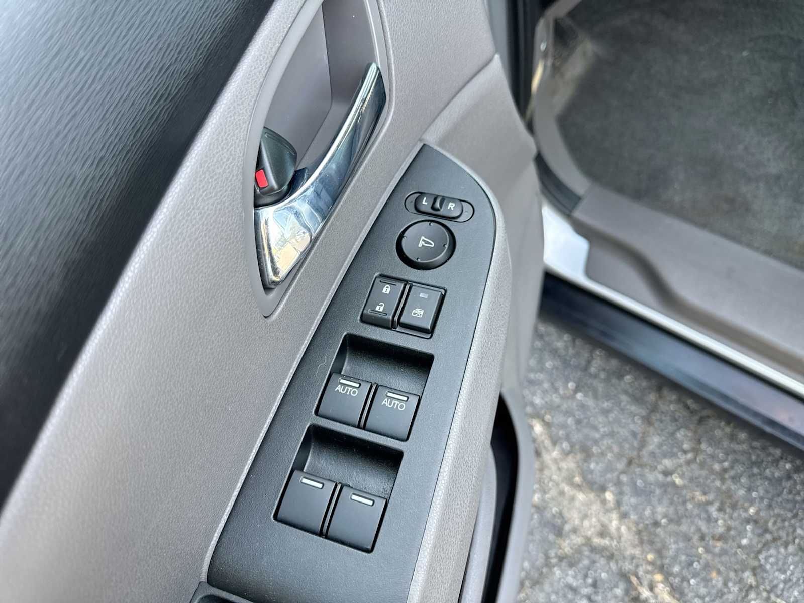 Thumbnail: 2015 Honda Odyssey - 22