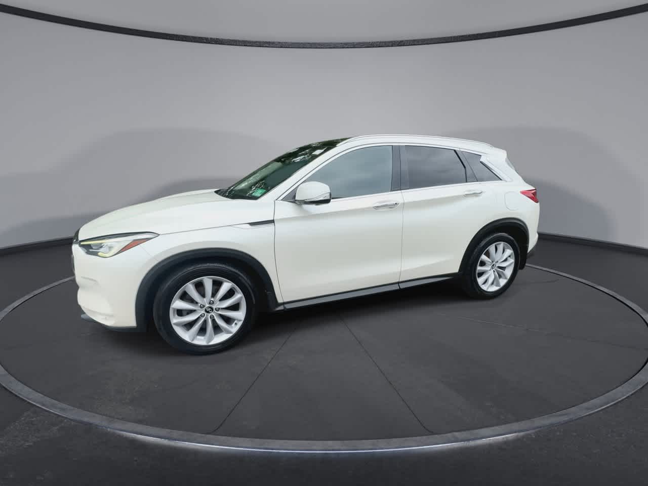 Thumbnail: 2019 INFINITI QX50 - 4