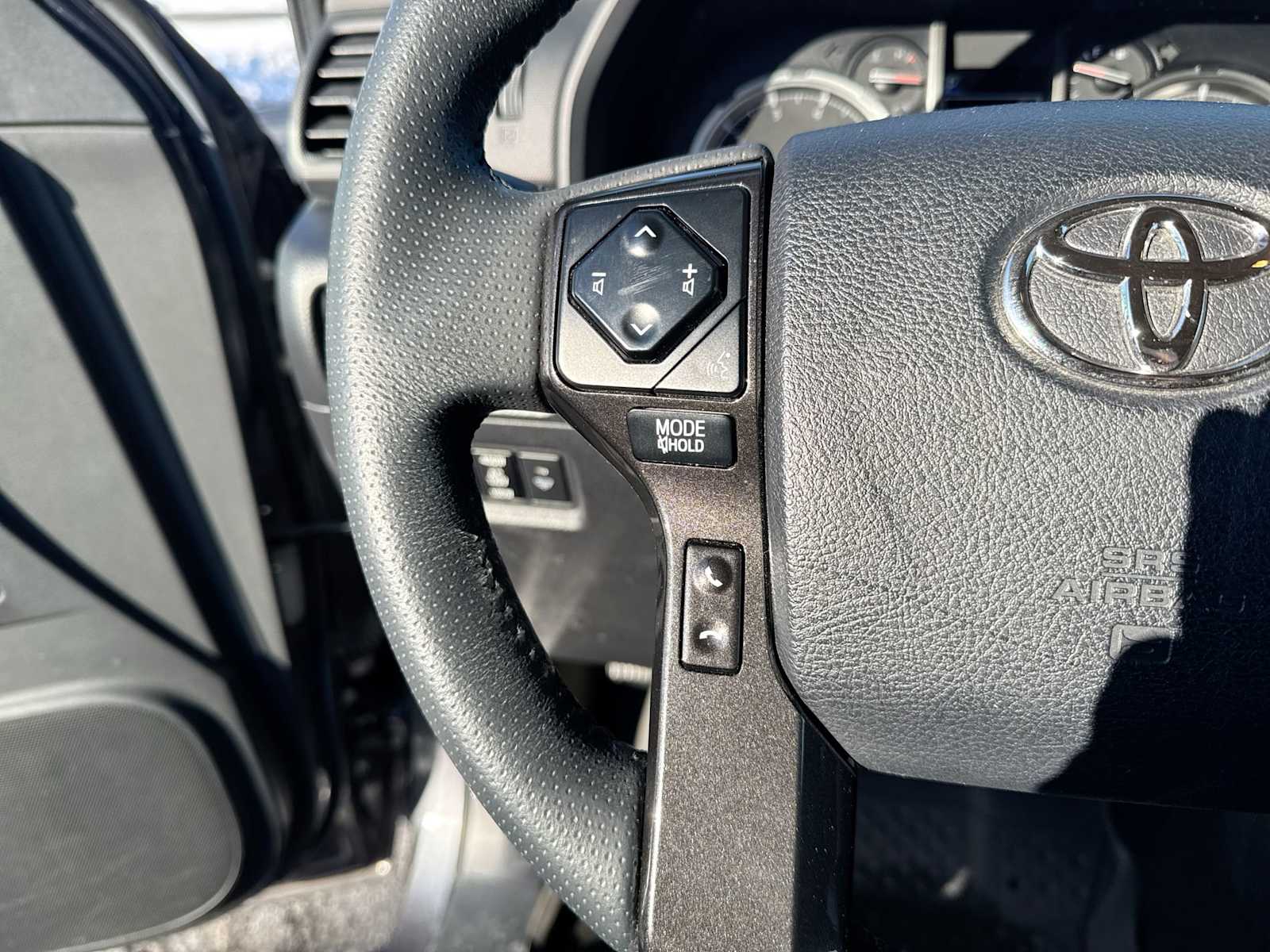 Thumbnail: 2022 Toyota 4Runner - 25