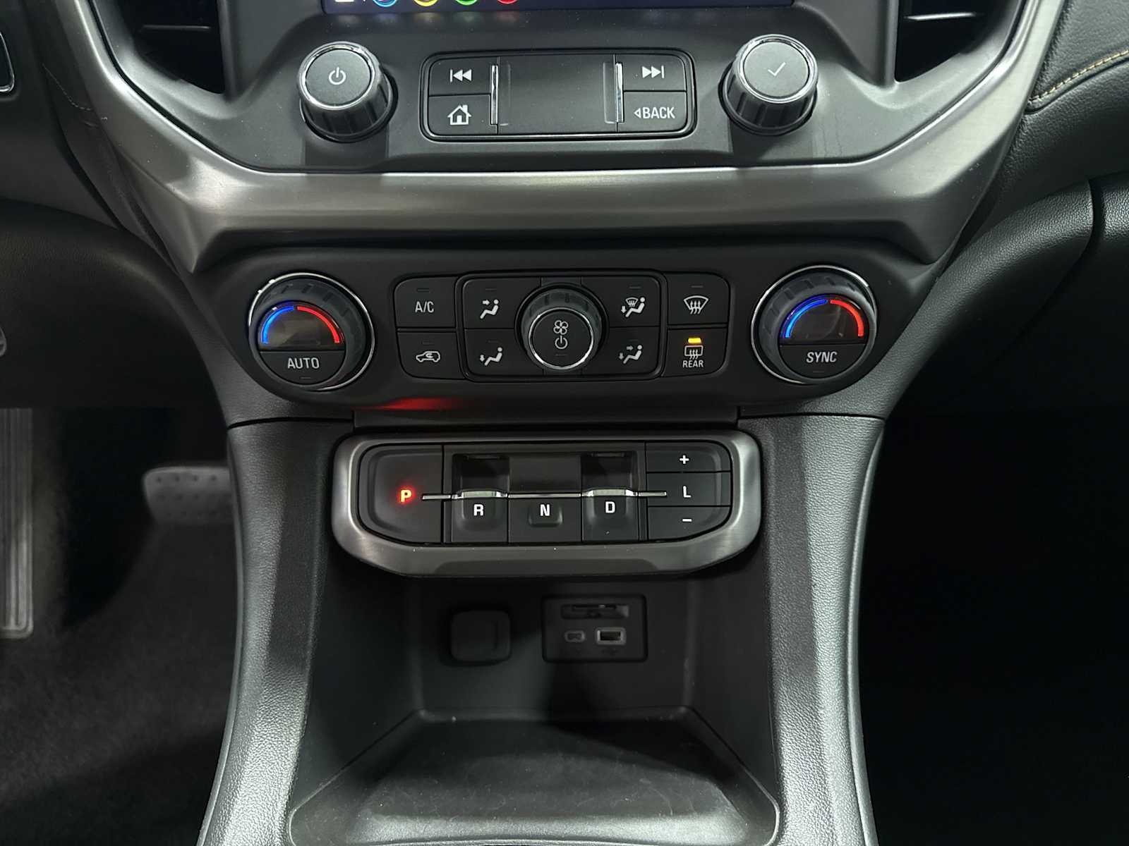 Thumbnail: 2022 GMC Acadia - 23