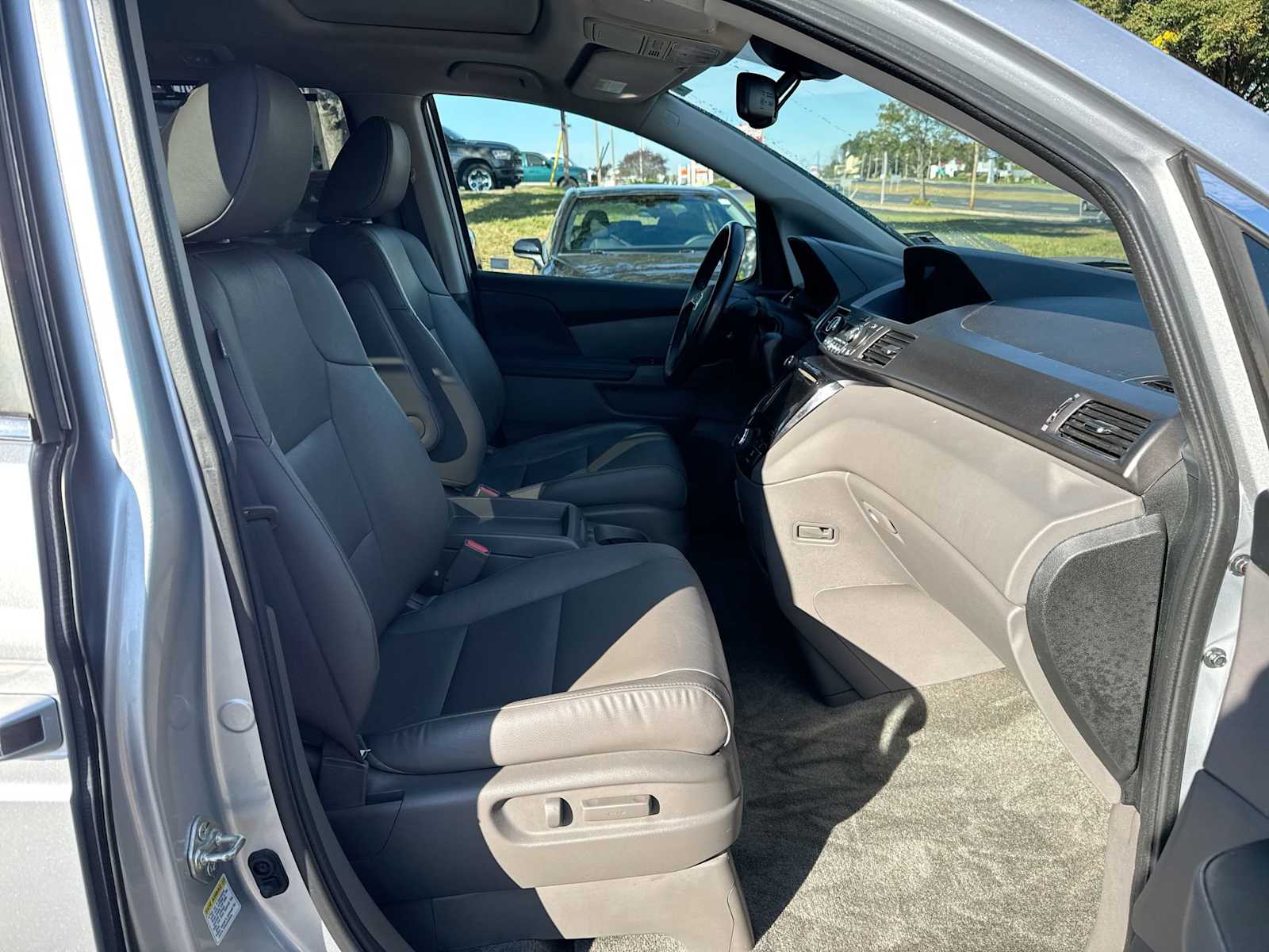 Thumbnail: 2015 Honda Odyssey - 15