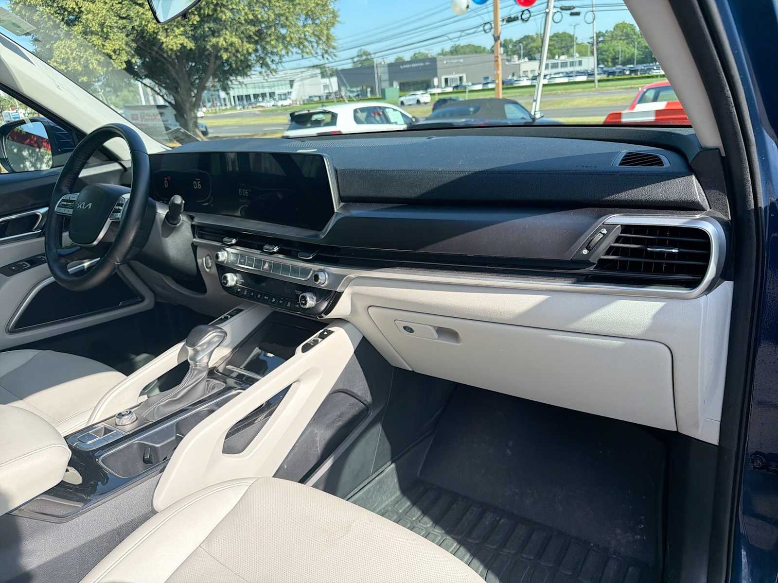 Thumbnail: 2023 Kia Telluride - 15