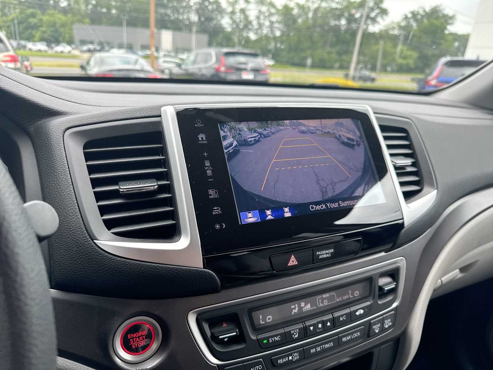 Thumbnail: 2017 Honda Pilot - 27