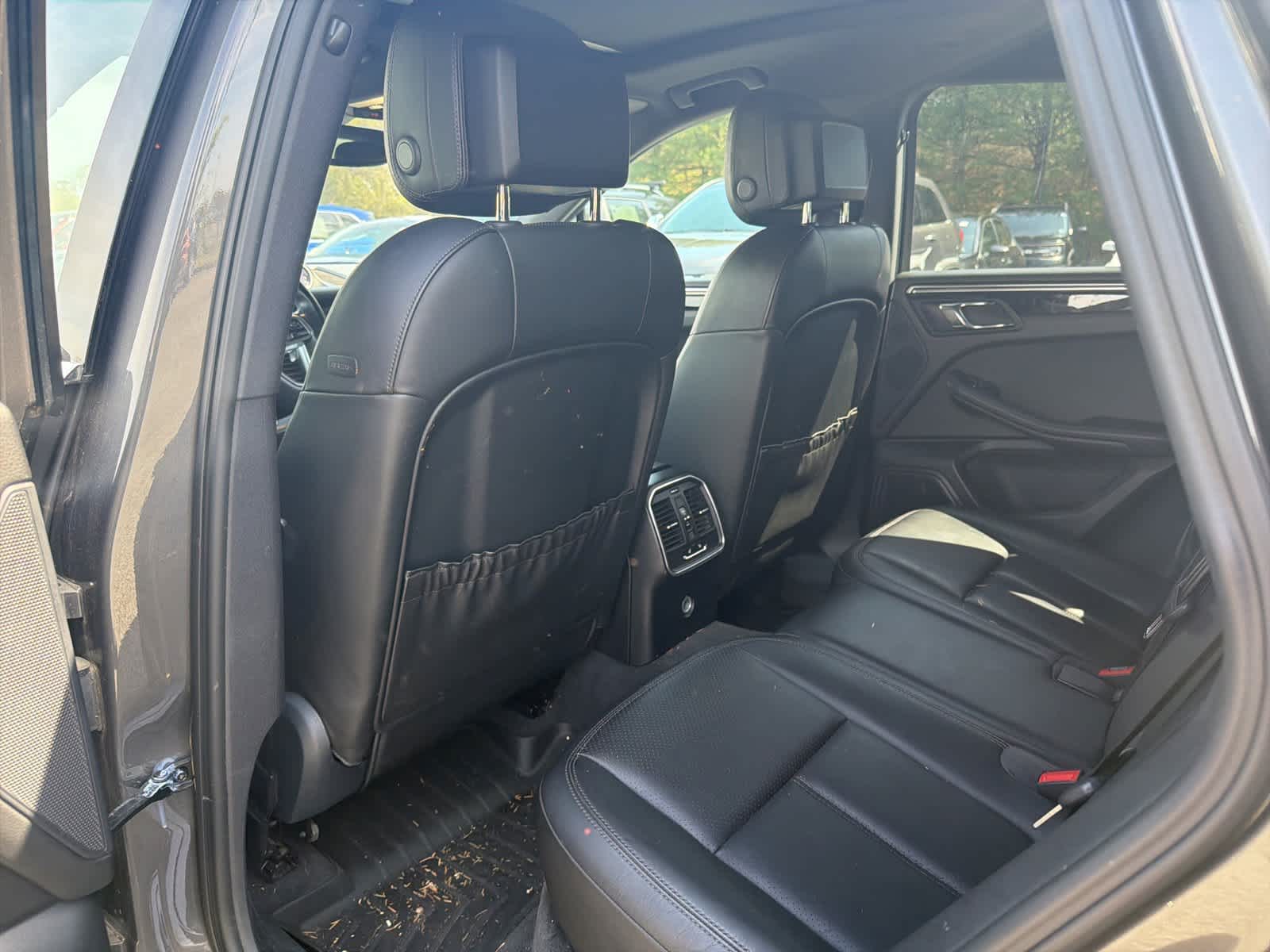 Thumbnail: 2016 Porsche Macan - 9