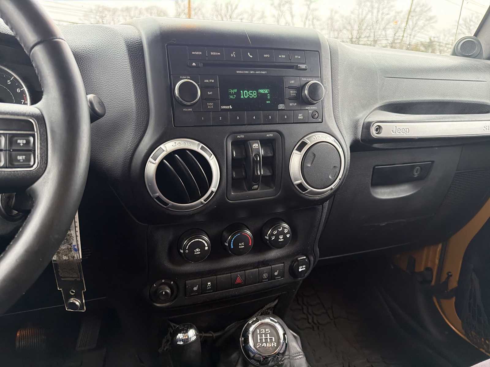 Thumbnail: 2014 Jeep Wrangler - 27