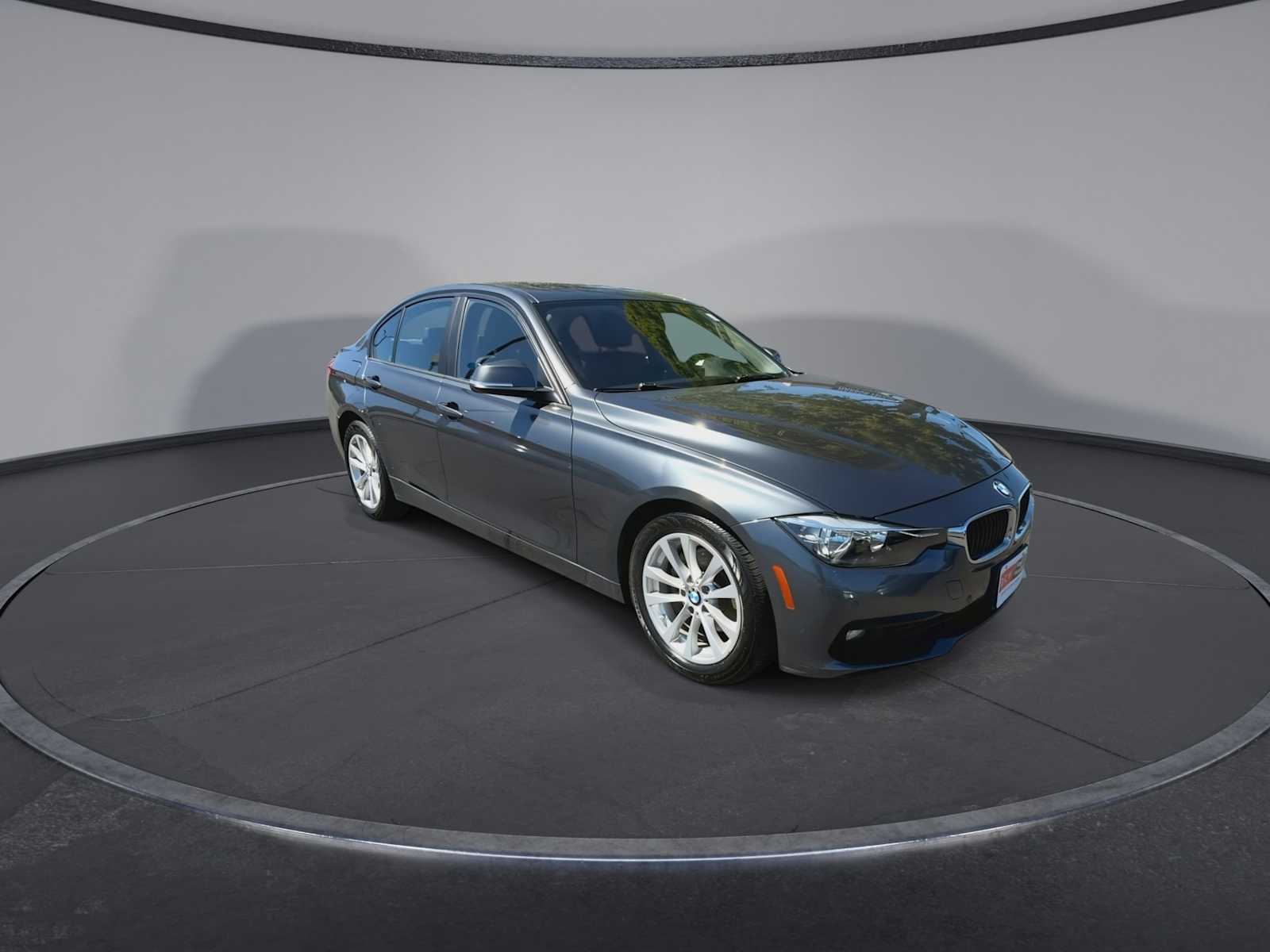 Thumbnail: 2016 BMW 3 Series - 2