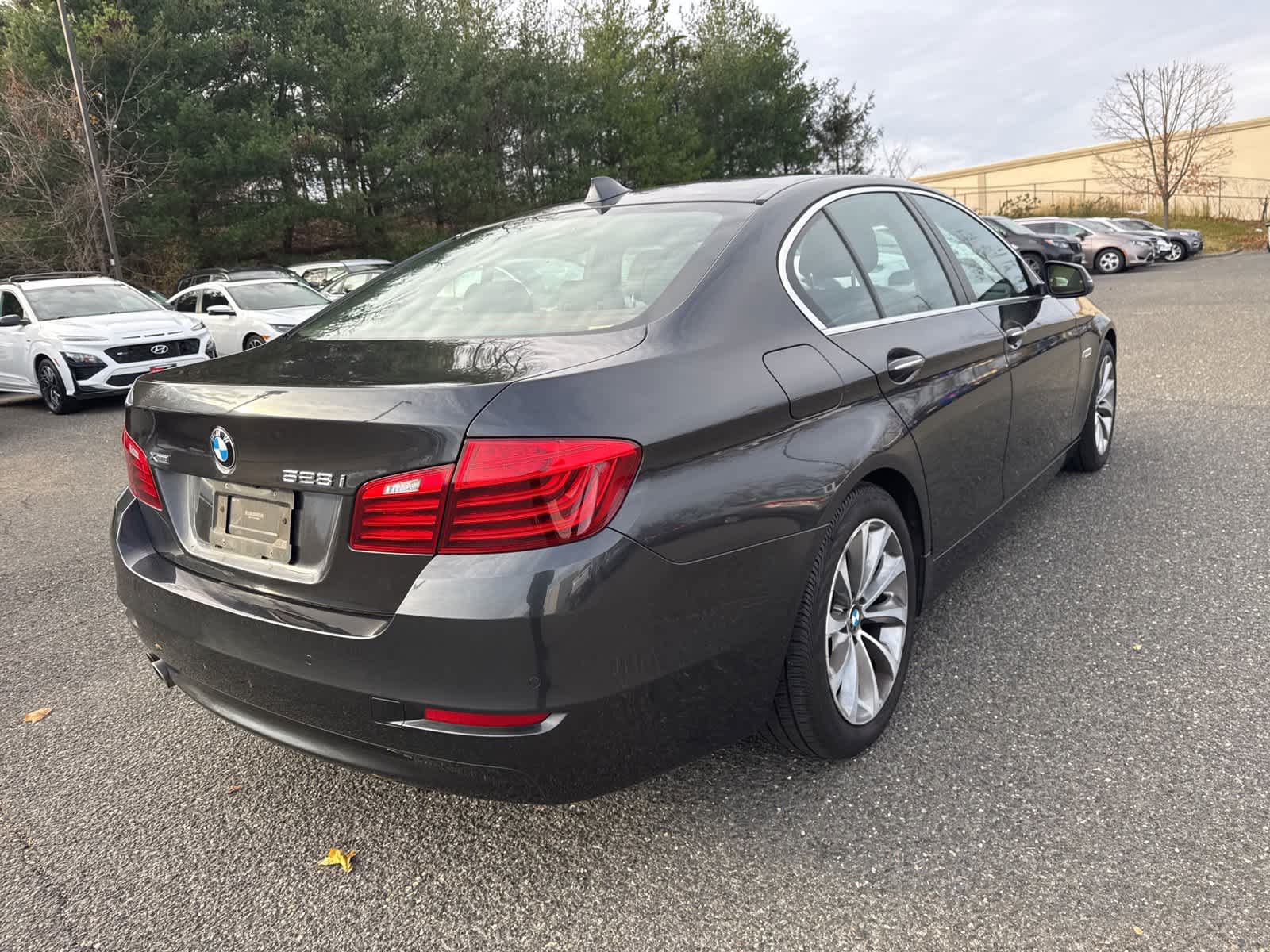 Thumbnail: 2016 BMW 5 Series - 5