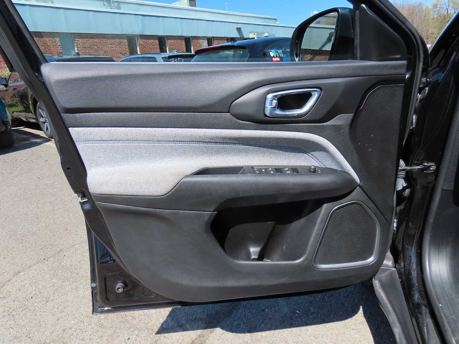 Thumbnail: 2022 Jeep Compass - 17