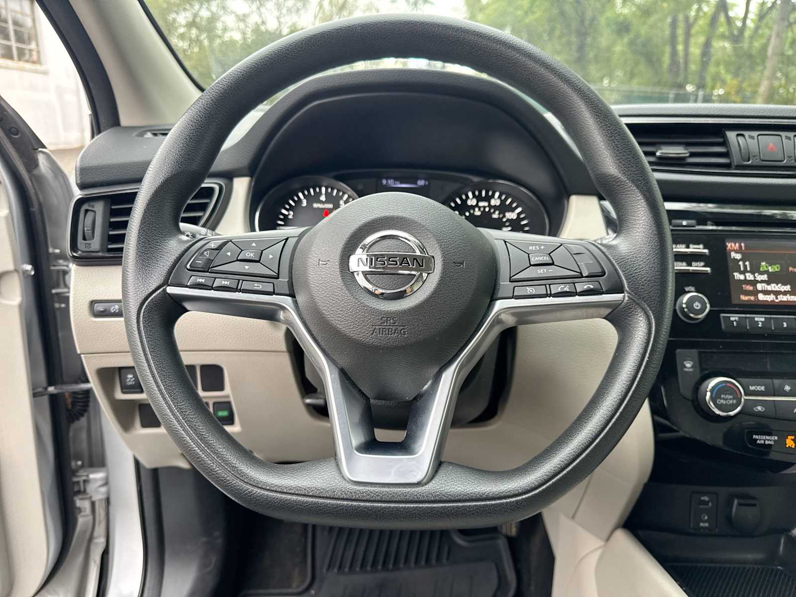 Thumbnail: 2018 Nissan Rogue Sport - 23