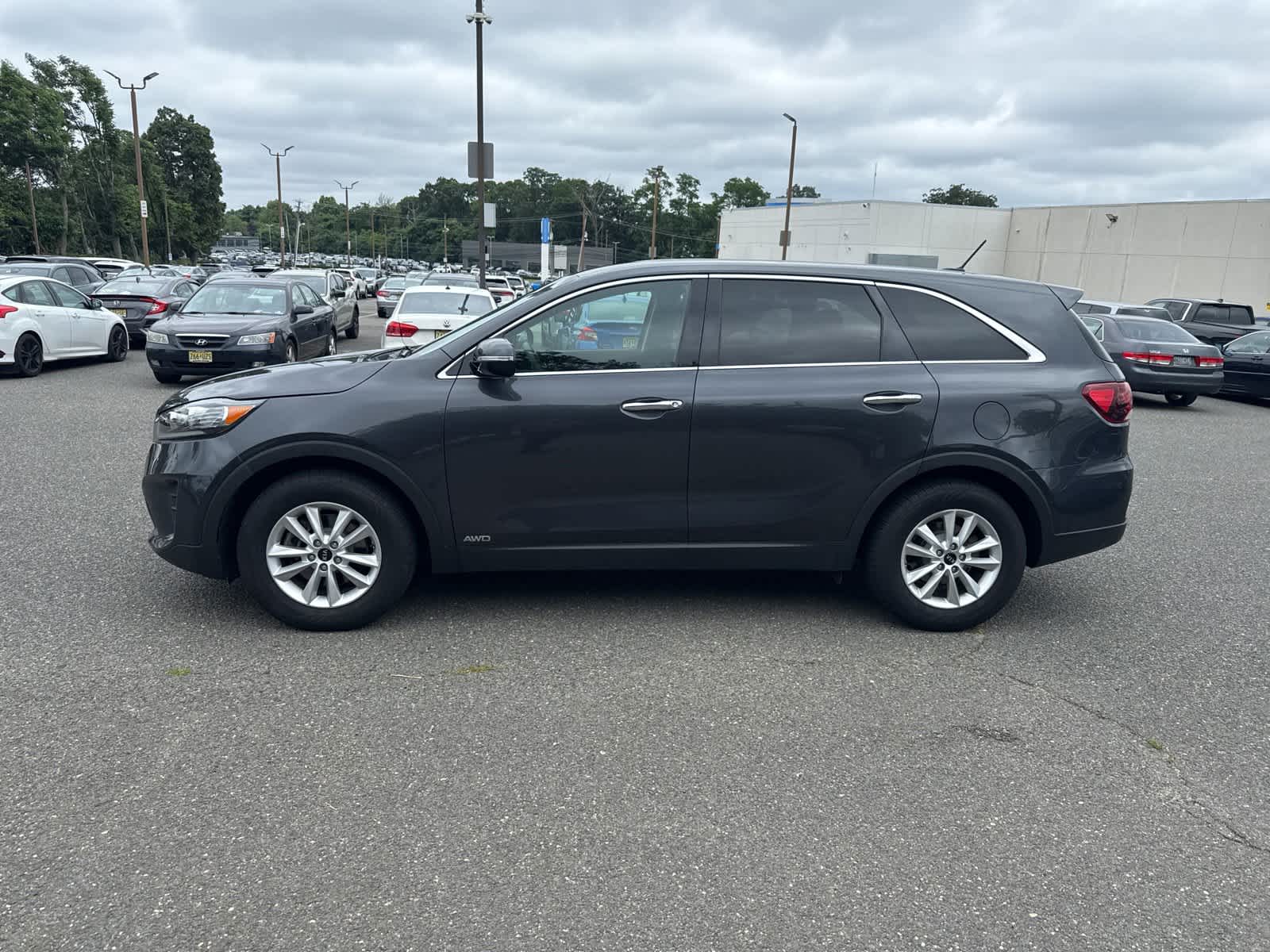 Thumbnail: 2019 Kia Sorento - 2