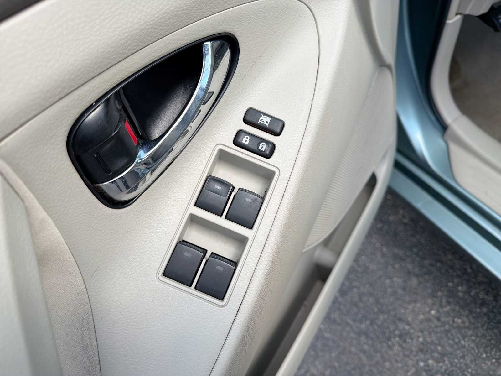 Thumbnail: 2011 Toyota Camry - 22