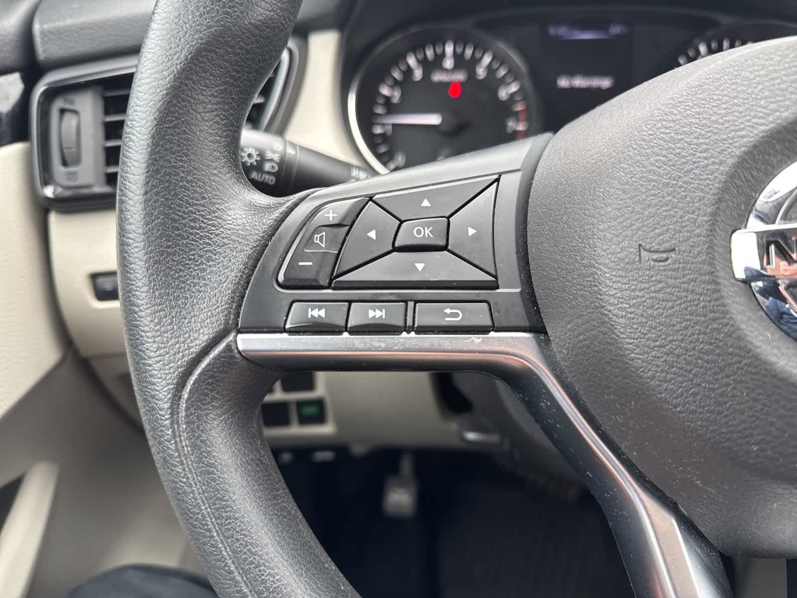 Thumbnail: 2018 Nissan Rogue Sport - 16