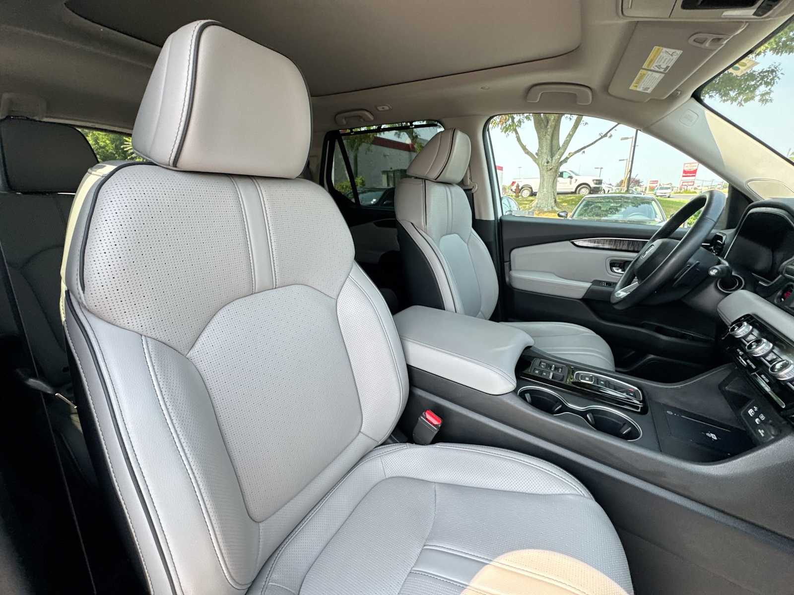 Thumbnail: 2023 Honda Pilot - 17