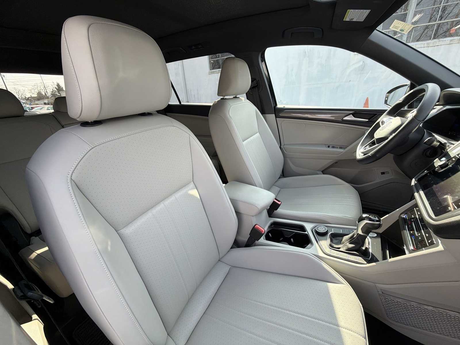 Thumbnail: 2024 Volkswagen Tiguan - 17