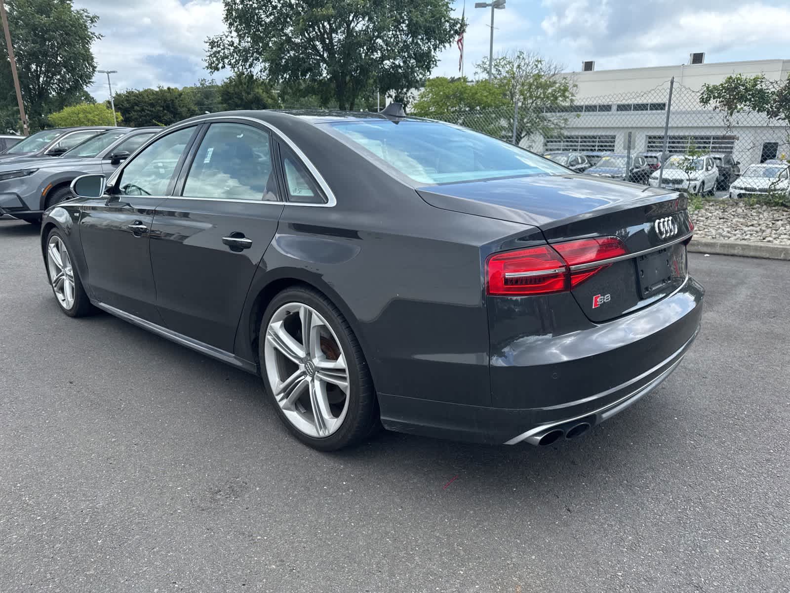 Thumbnail: 2015 Audi S8 - 3