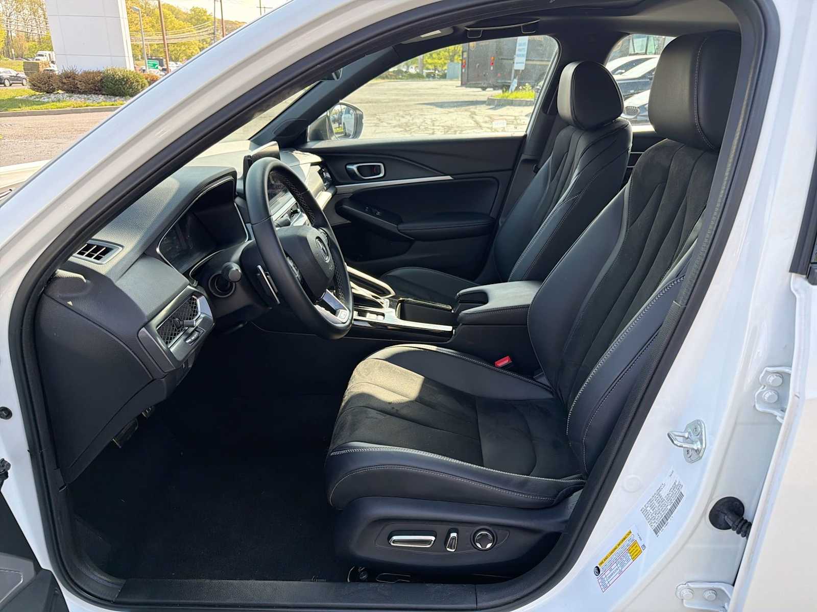 Thumbnail: 2023 Acura Integra - 11