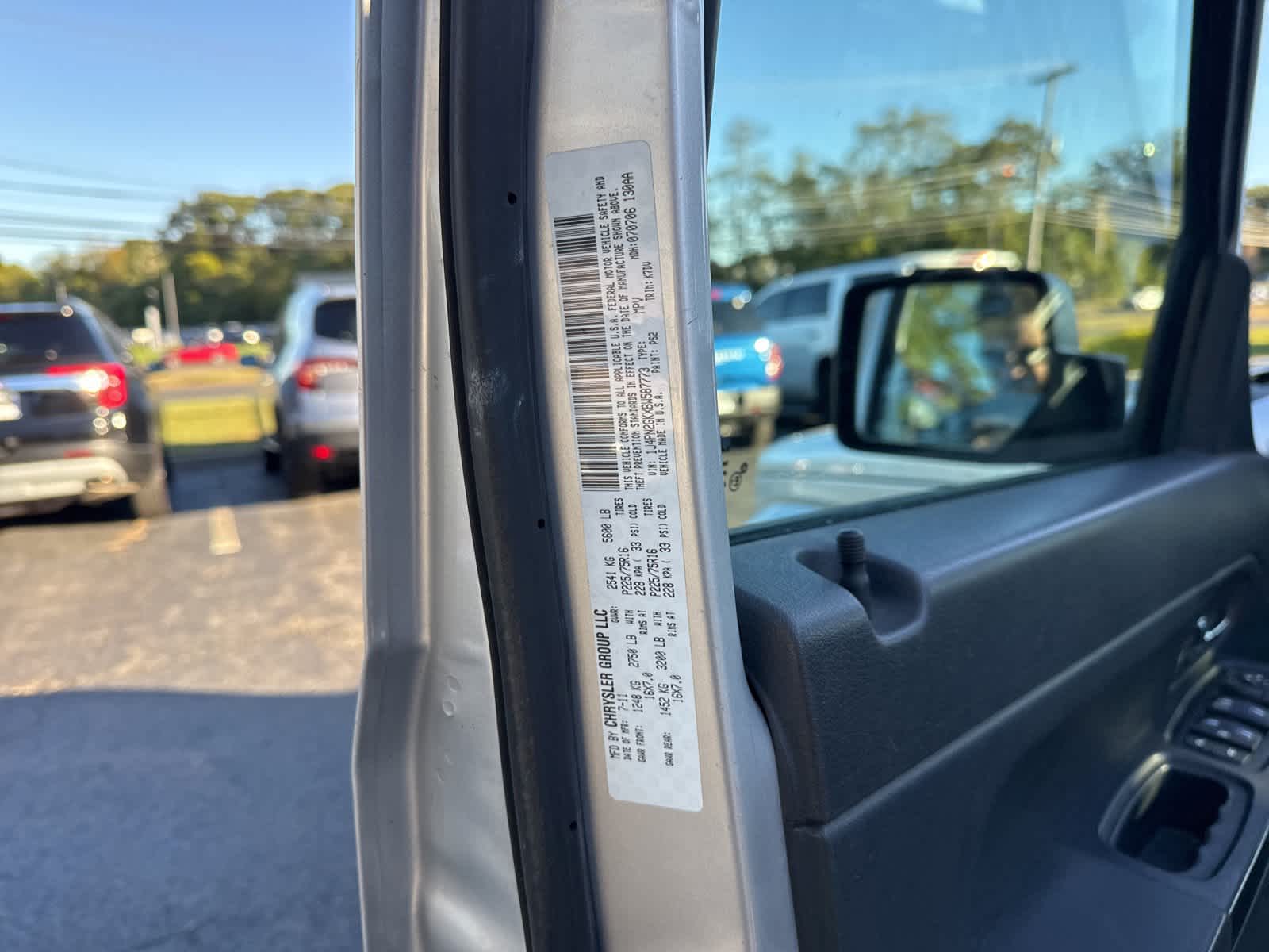 Thumbnail: 2011 Jeep Liberty - 18