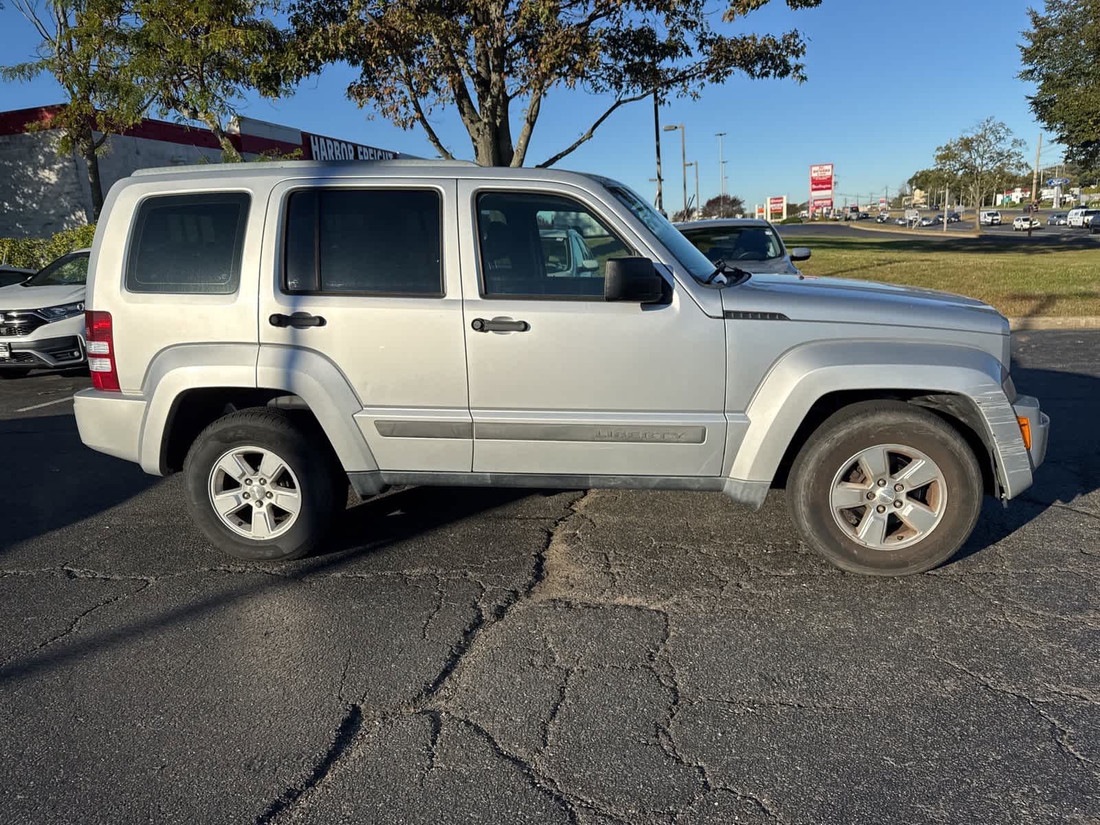 Thumbnail: 2011 Jeep Liberty - 5