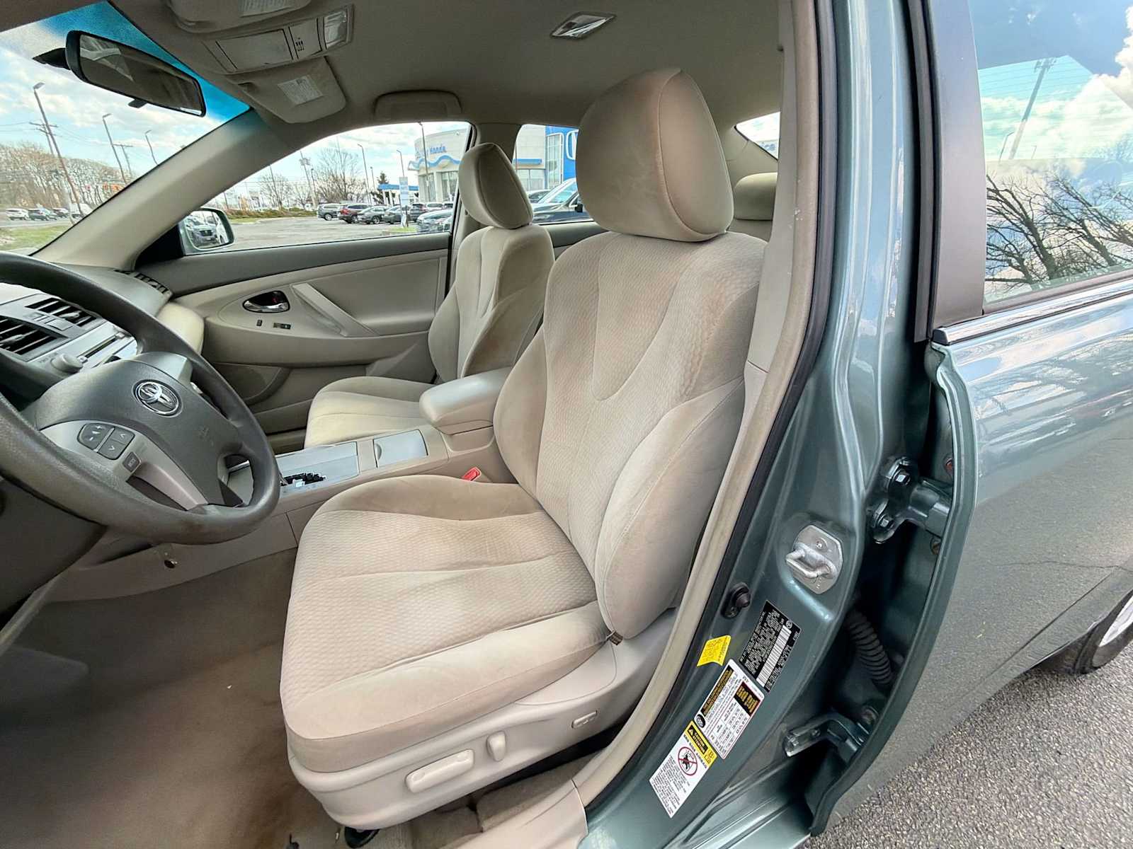 Thumbnail: 2011 Toyota Camry - 21