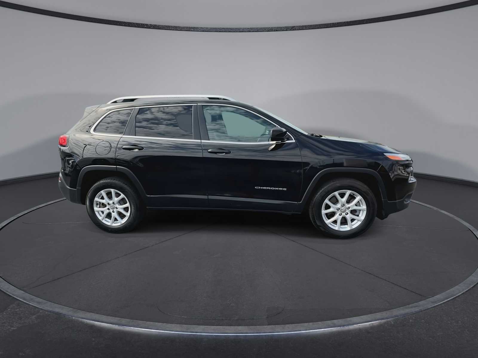 Thumbnail: 2018 Jeep Cherokee - 9