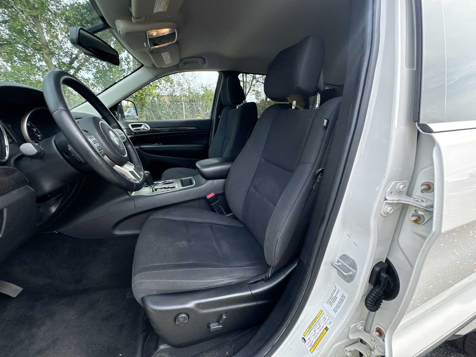 Thumbnail: 2012 Jeep Grand Cherokee - 21