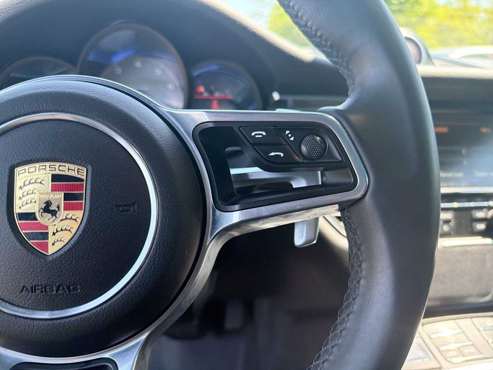 Thumbnail: 2016 Porsche Macan - 25