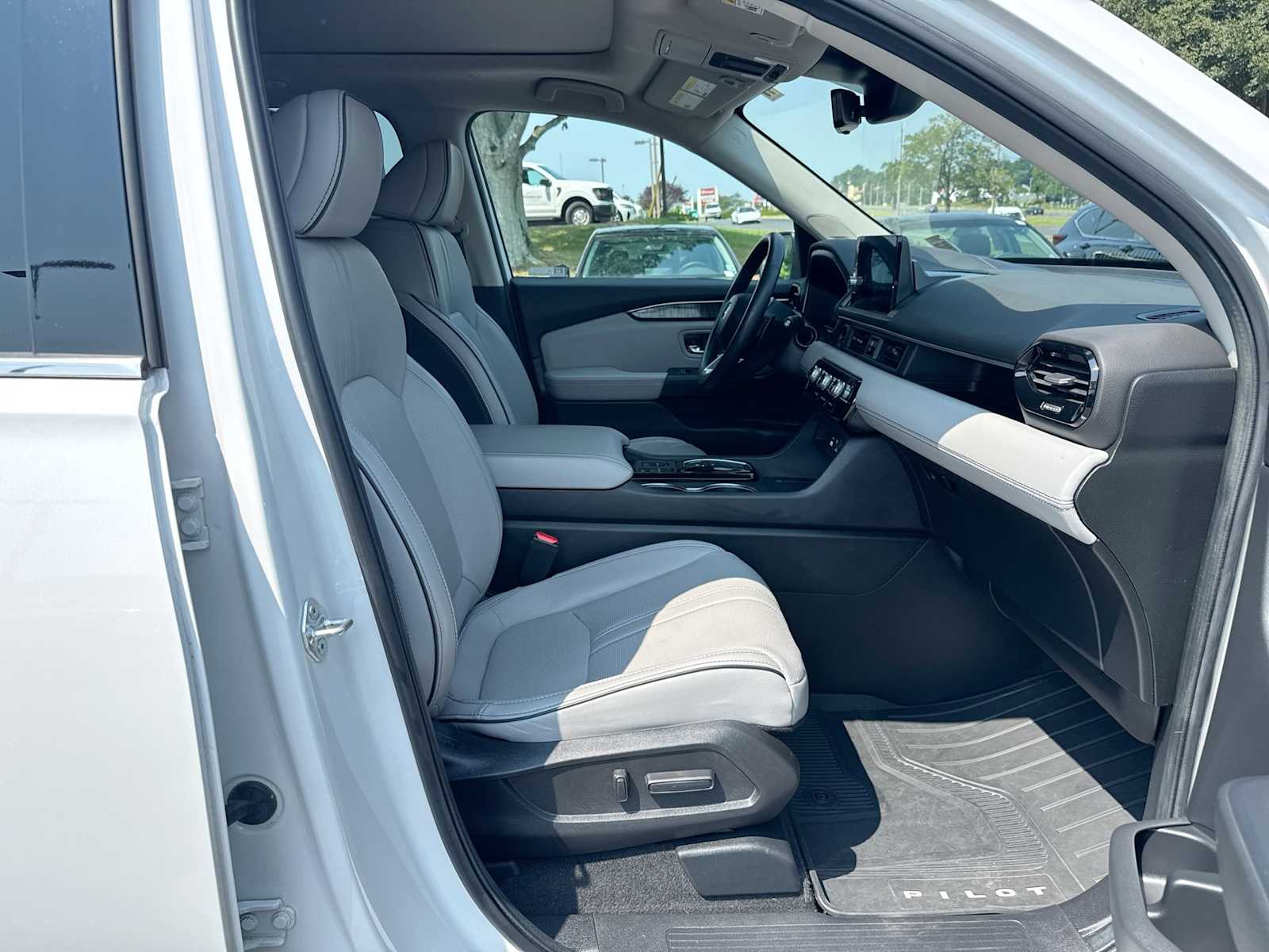 Thumbnail: 2023 Honda Pilot - 15