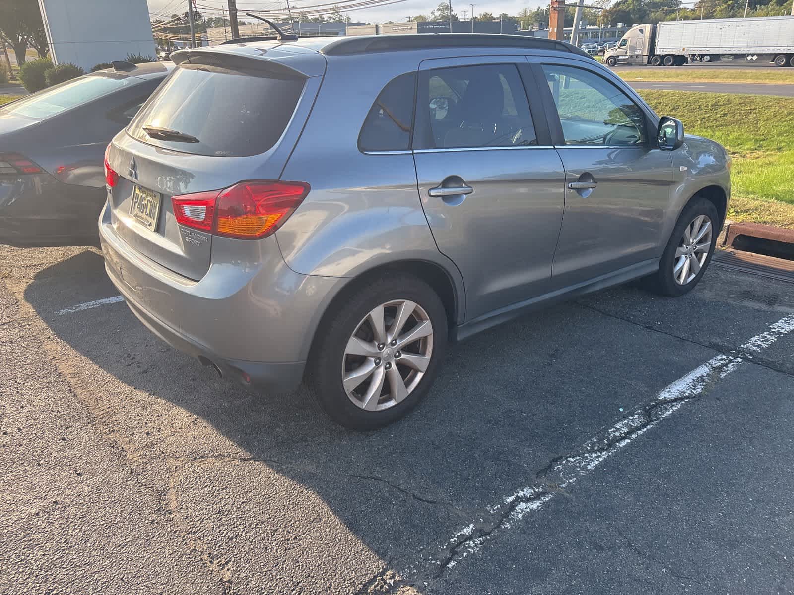 Thumbnail: 2013 Mitsubishi Outlander Sport - 3