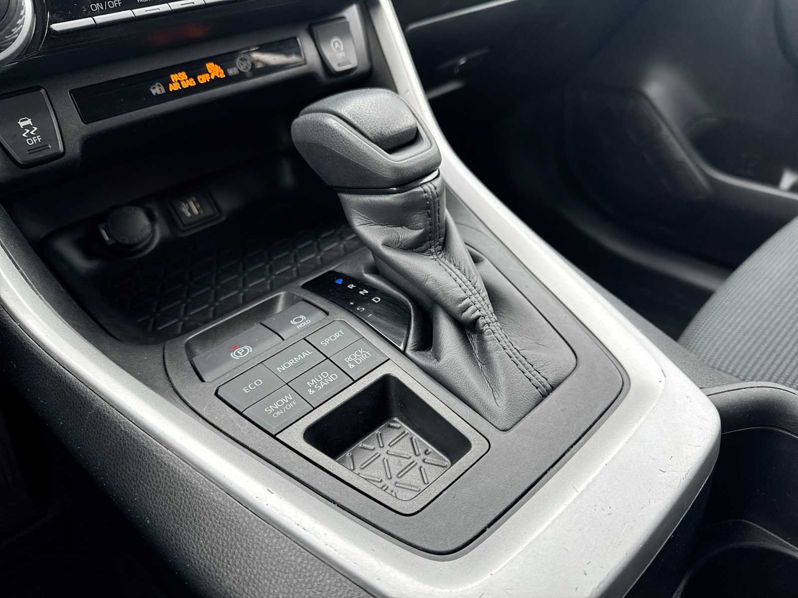 Thumbnail: 2023 Toyota RAV4 - 29