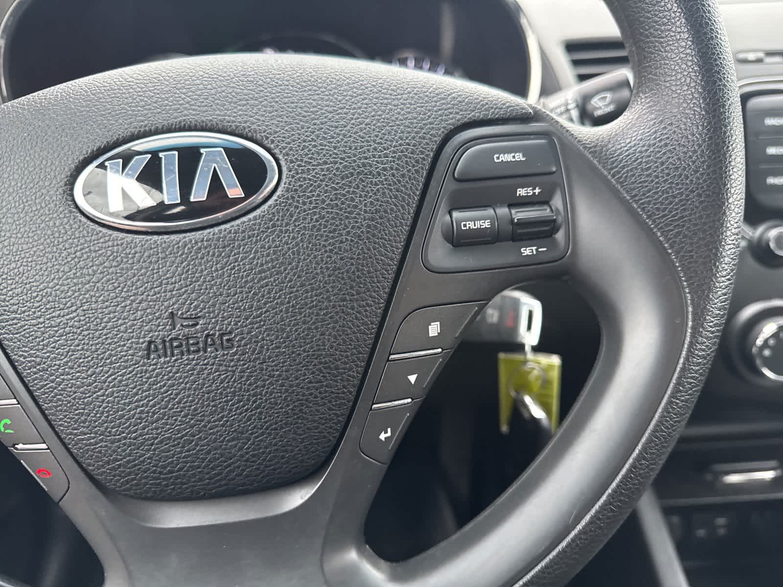 Thumbnail: 2017 Kia Forte - 18