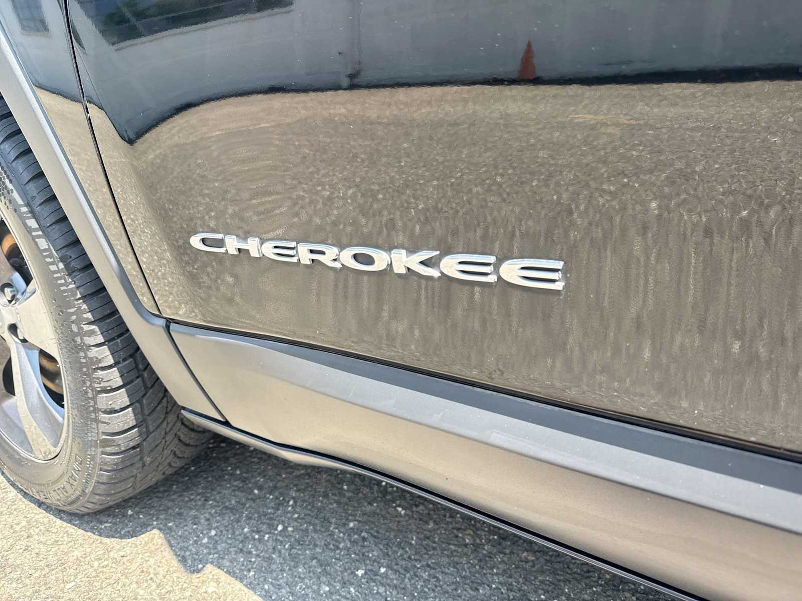 Thumbnail: 2020 Jeep Cherokee - 18