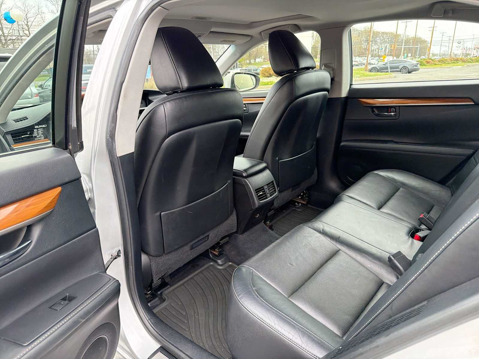 Thumbnail: 2013 Lexus ES - 12