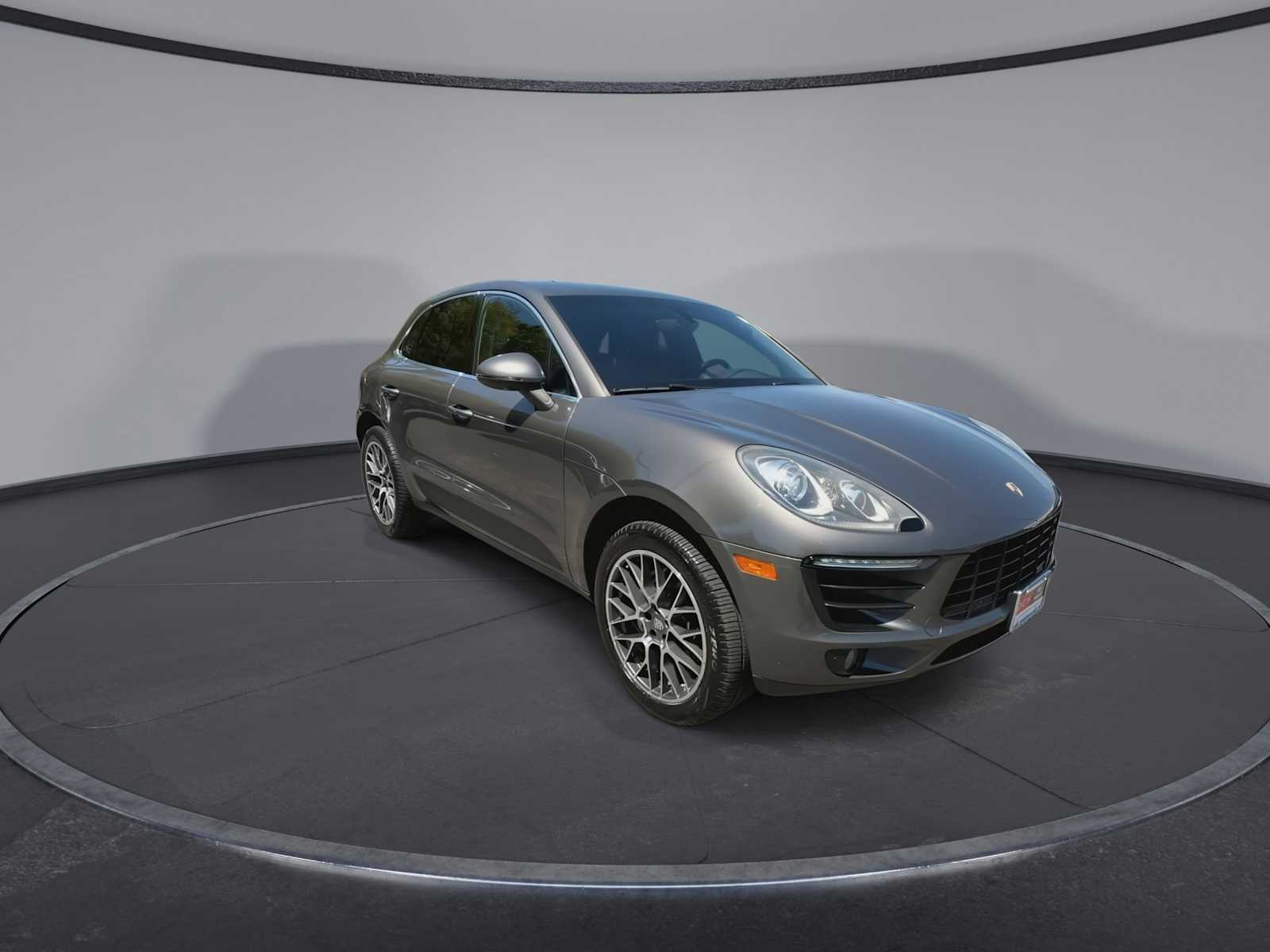 Thumbnail: 2016 Porsche Macan - 2