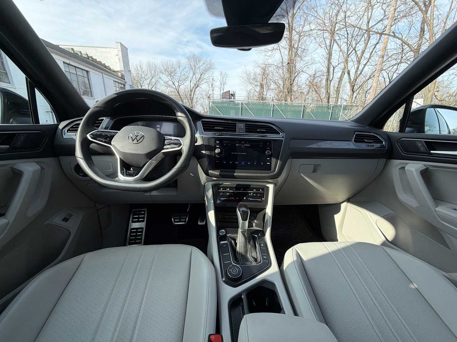 Thumbnail: 2024 Volkswagen Tiguan - 20