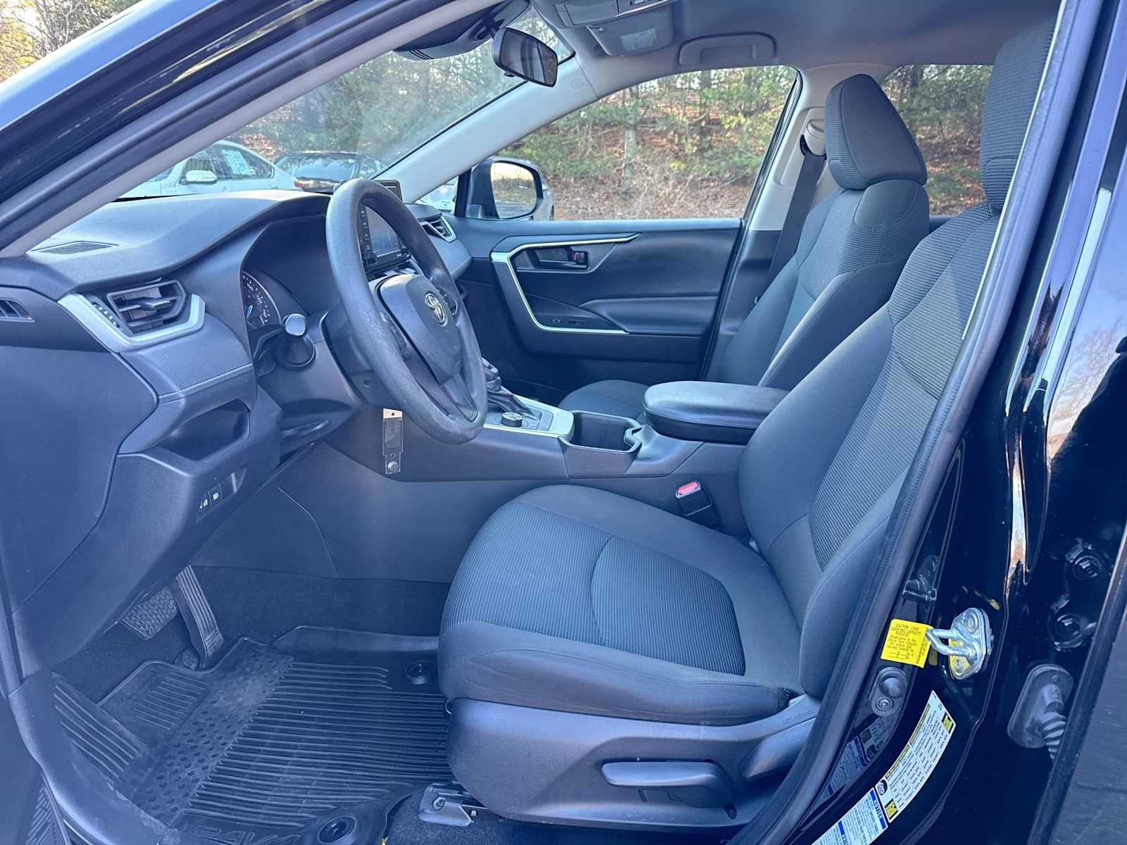 Thumbnail: 2022 Toyota RAV4 - 11