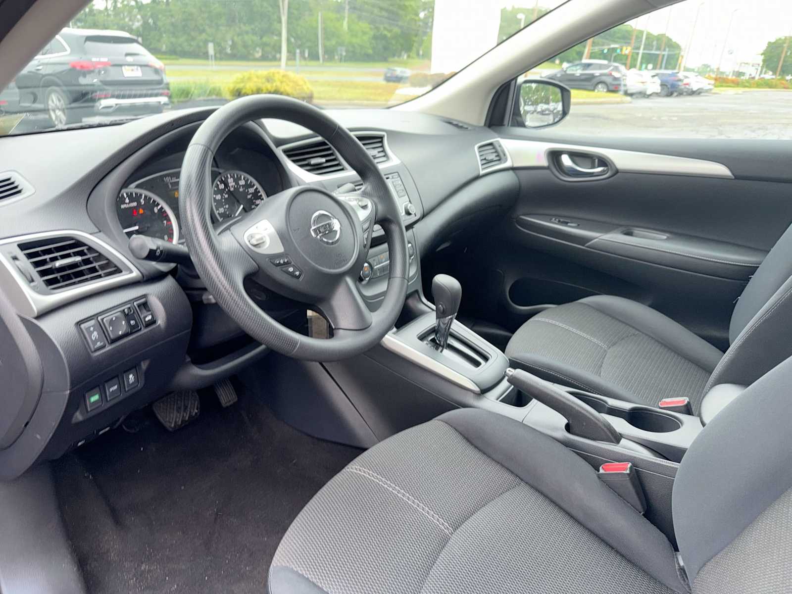 Thumbnail: 2018 Nissan Sentra - 10