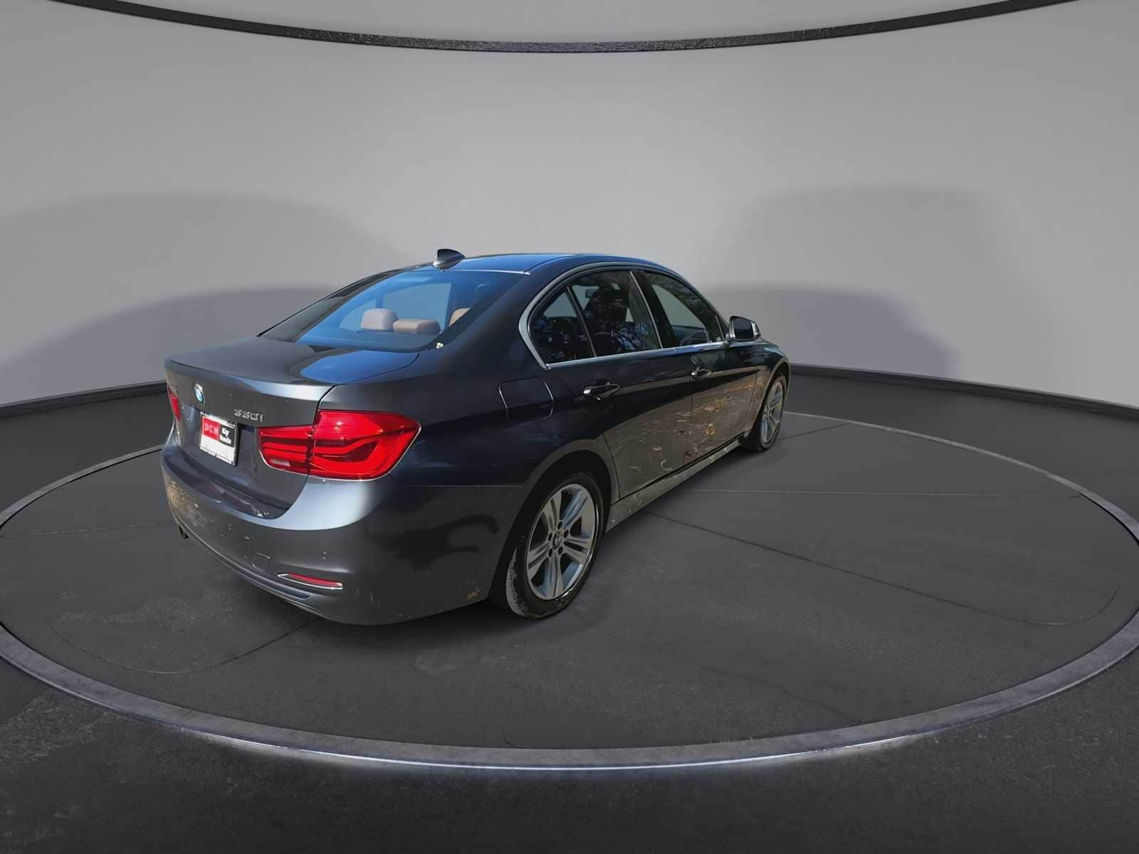 Thumbnail: 2017 BMW 3 Series - 8