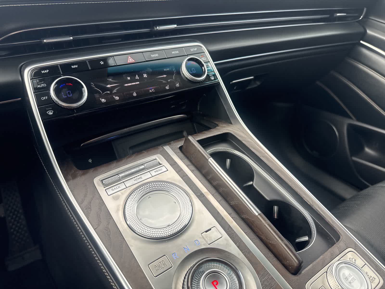 Thumbnail: 2022 Genesis GV80 - 14