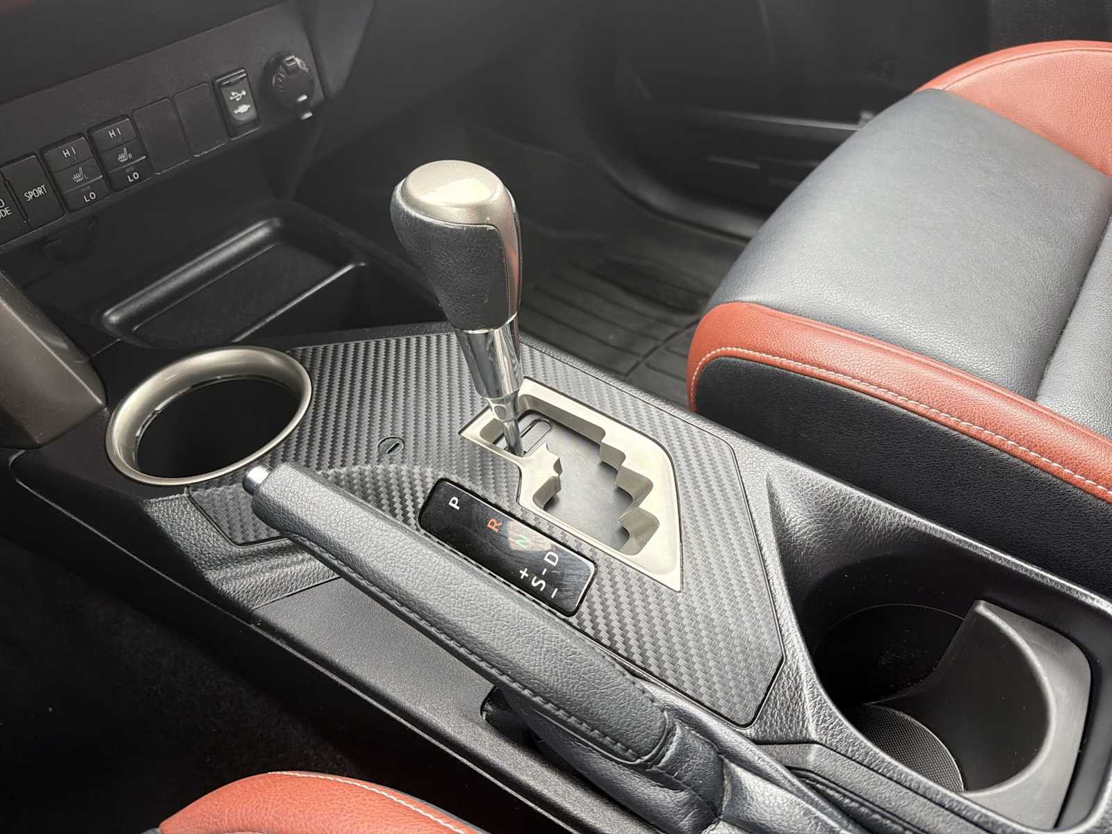 Thumbnail: 2015 Toyota RAV4 - 30