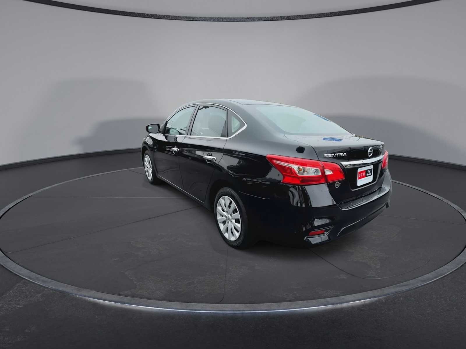 Thumbnail: 2018 Nissan Sentra - 6