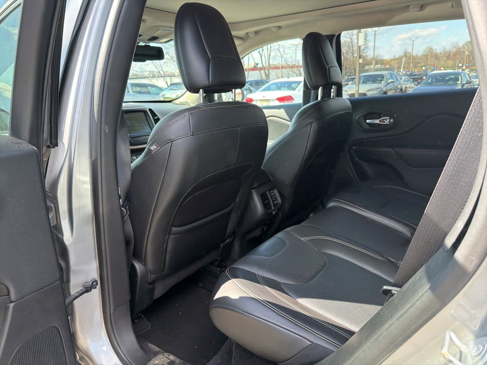 Thumbnail: 2015 Jeep Cherokee - 9