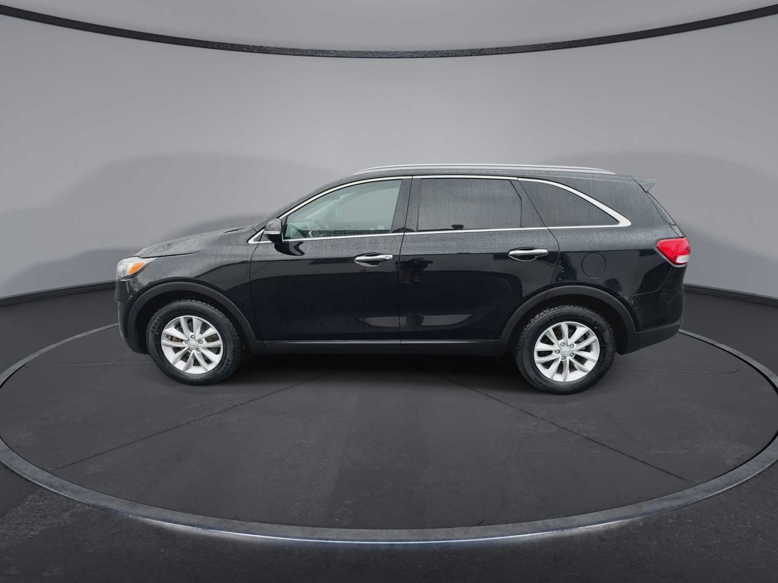 Thumbnail: 2017 Kia Sorento - 5