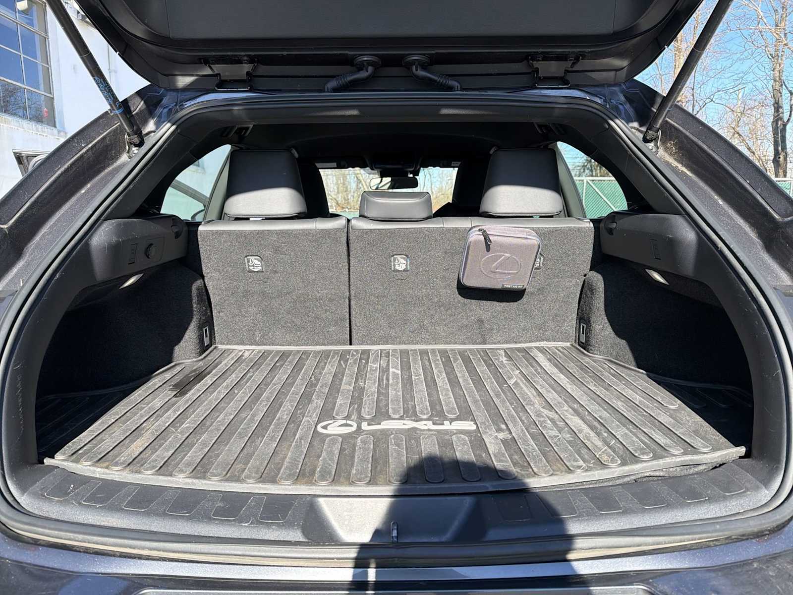 Thumbnail: 2023 Lexus UX - 31