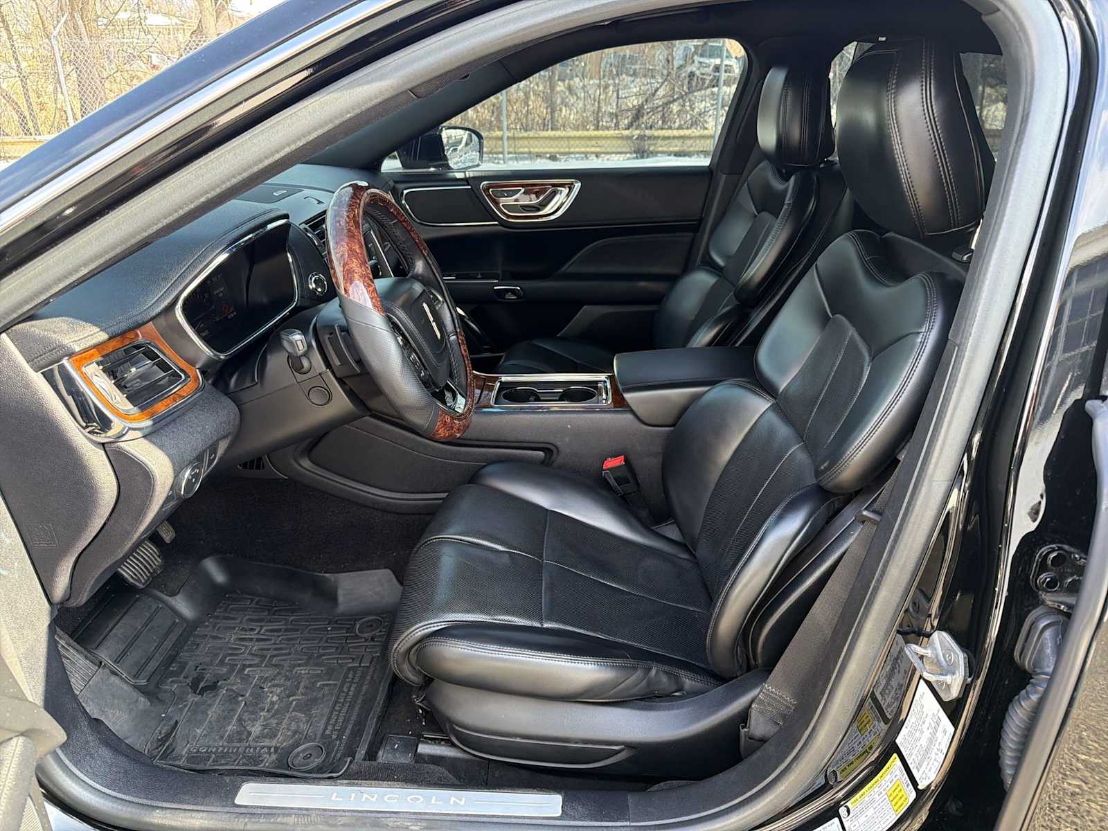 Thumbnail: 2020 Lincoln Continental - 11