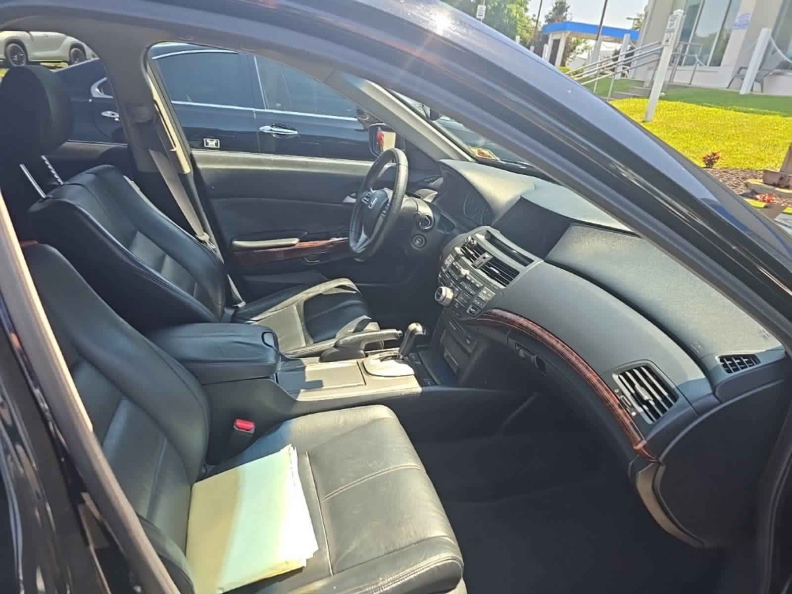 Thumbnail: 2010 Honda Accord Crosstour - 21