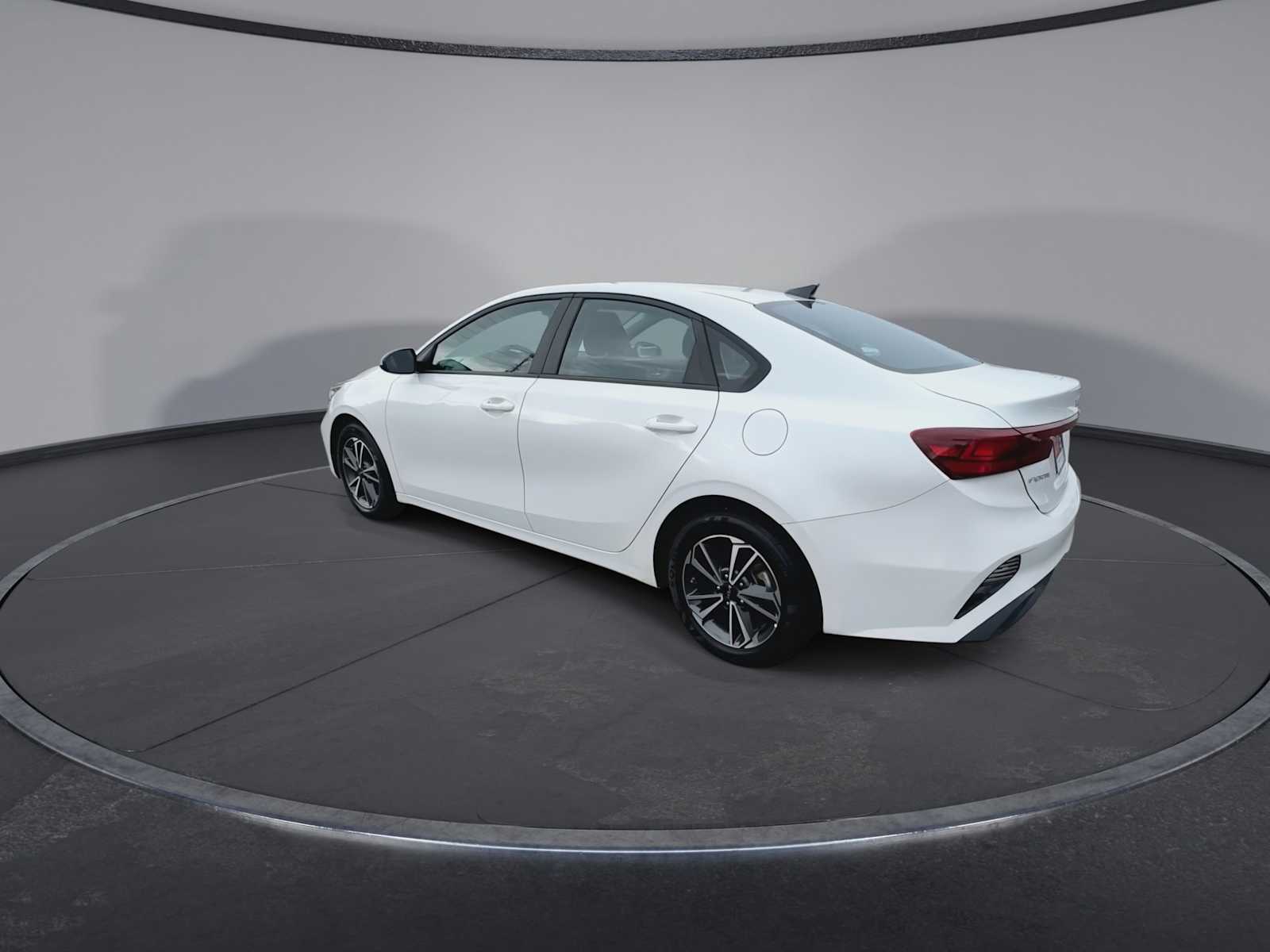 Thumbnail: 2022 Kia Forte - 6
